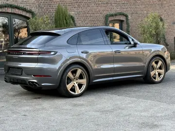PORSCHE Cayenne E-Hybrid Coupe SPORTDESIGN-PAKET 22 ZOLL