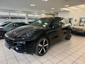 PORSCHE Cayenne SportDesign Luftfederung ACC HUD 22Zoll