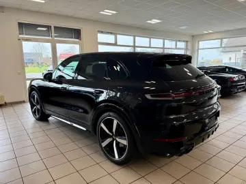 PORSCHE Cayenne SportDesign Luftfederung ACC HUD 22Zoll