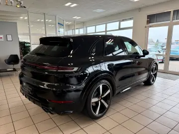 PORSCHE Cayenne SportDesign Luftfederung ACC HUD 22Zoll