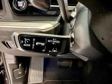 PORSCHE Cayenne SportDesign Luftfederung ACC HUD 22Zoll