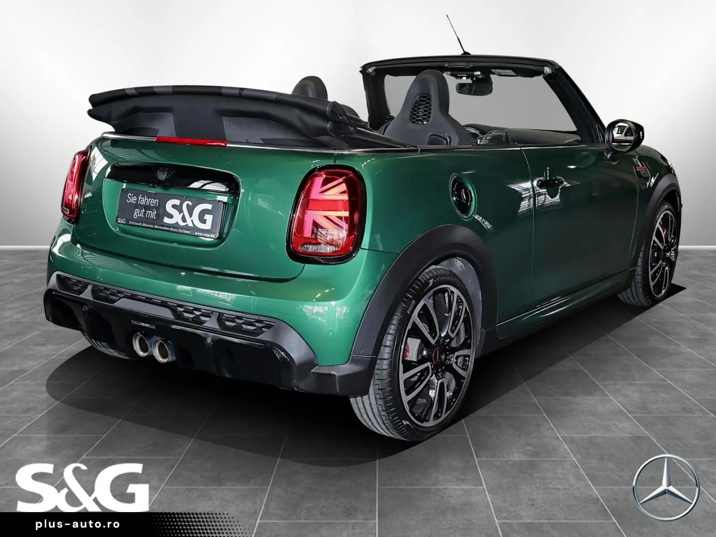 MINI John Cooper Works Cabrio Trim CARPLAY LED 18