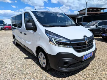 Renault Trafic   2.0 dCi 120CP   8 1 locuri   TVA Deductibil