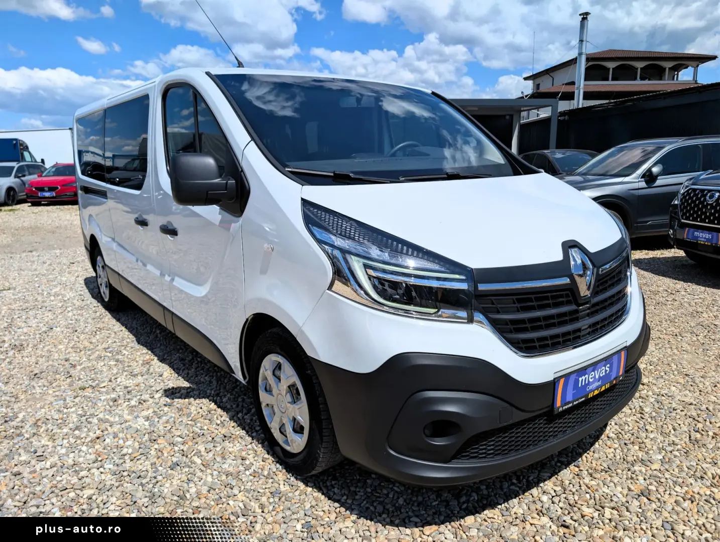 Renault Trafic   2.0 dCi 120CP   8 1 locuri   TVA Deductibil
