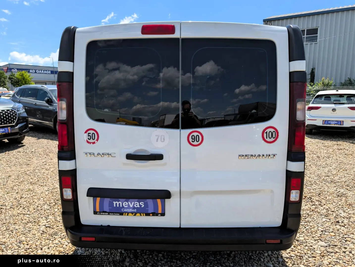 Renault Trafic   2.0 dCi 120CP   8 1 locuri   TVA Deductibil