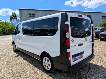 Renault Trafic   2.0 dCi 120CP   8 1 locuri   TVA Deductibil