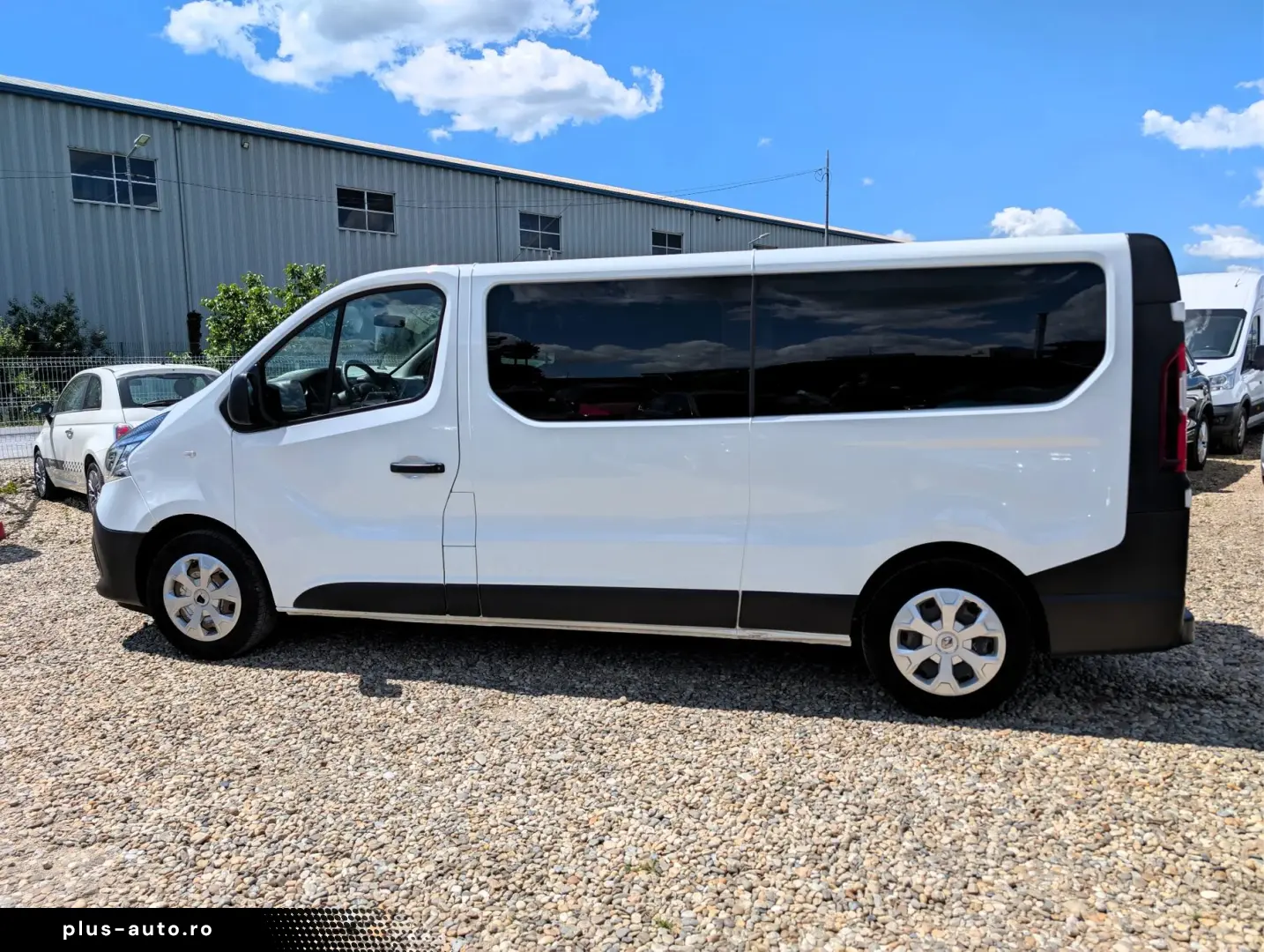 Renault Trafic   2.0 dCi 120CP   8 1 locuri   TVA Deductibil