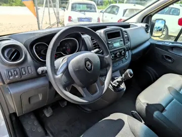 Renault Trafic   2.0 dCi 120CP   8 1 locuri   TVA Deductibil