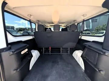 Renault Trafic   2.0 dCi 120CP   8 1 locuri   TVA Deductibil