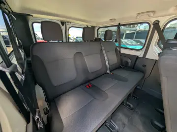 Renault Trafic   2.0 dCi 120CP   8 1 locuri   TVA Deductibil