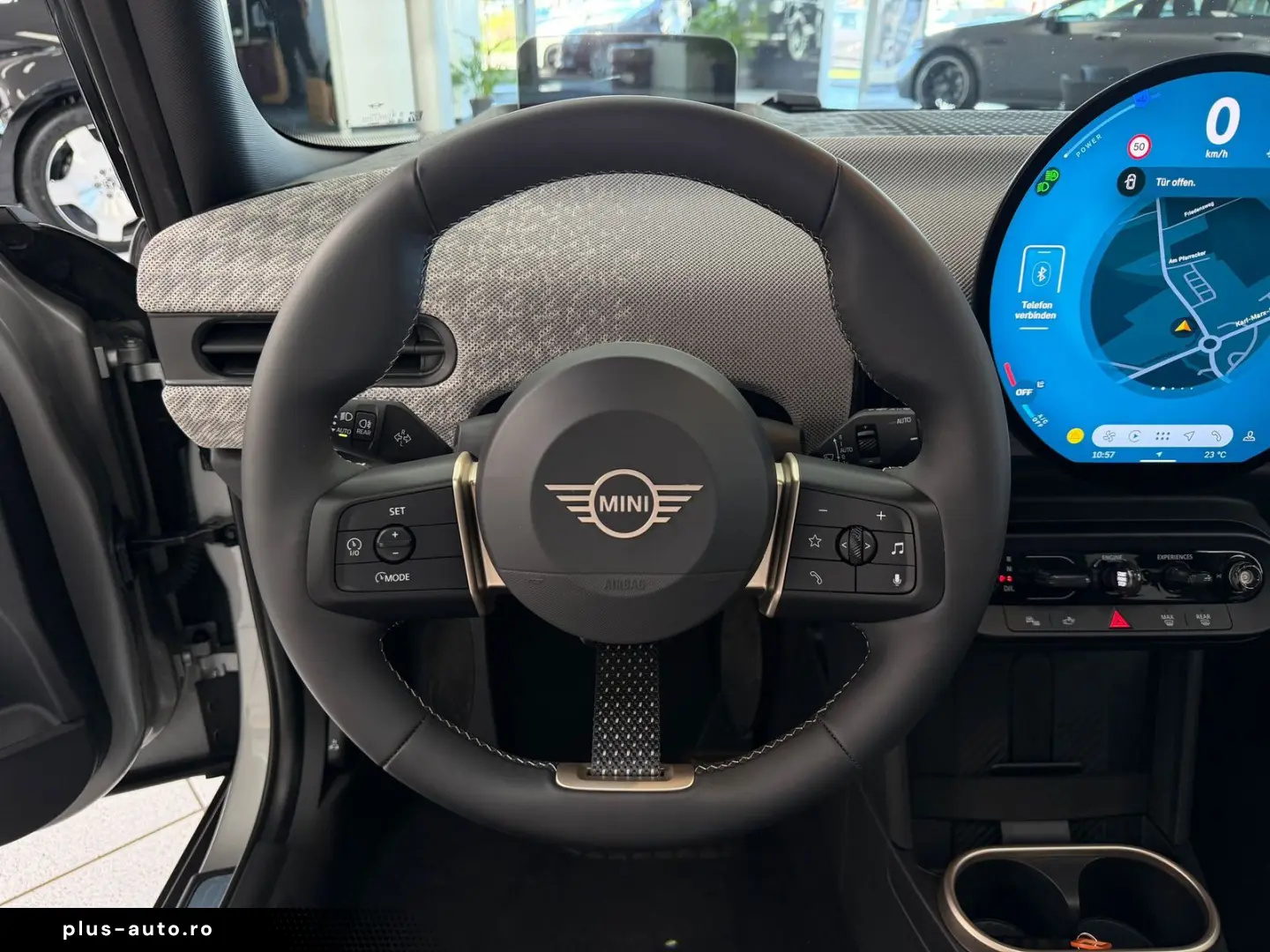 MINI Cooper S Favoured Trim PANO HUD KEYL ALARM DCC