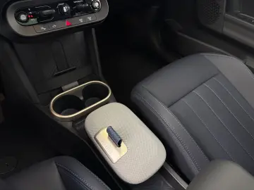 MINI Cooper S Favoured Trim PANO HUD KEYL ALARM DCC