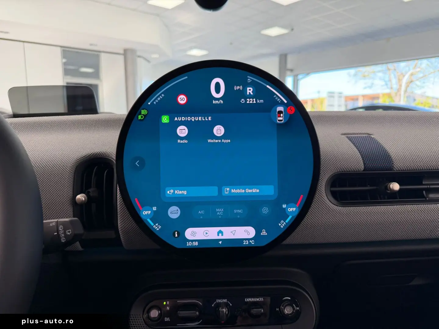 MINI Cooper S Favoured Trim PANO HUD KEYL ALARM DCC