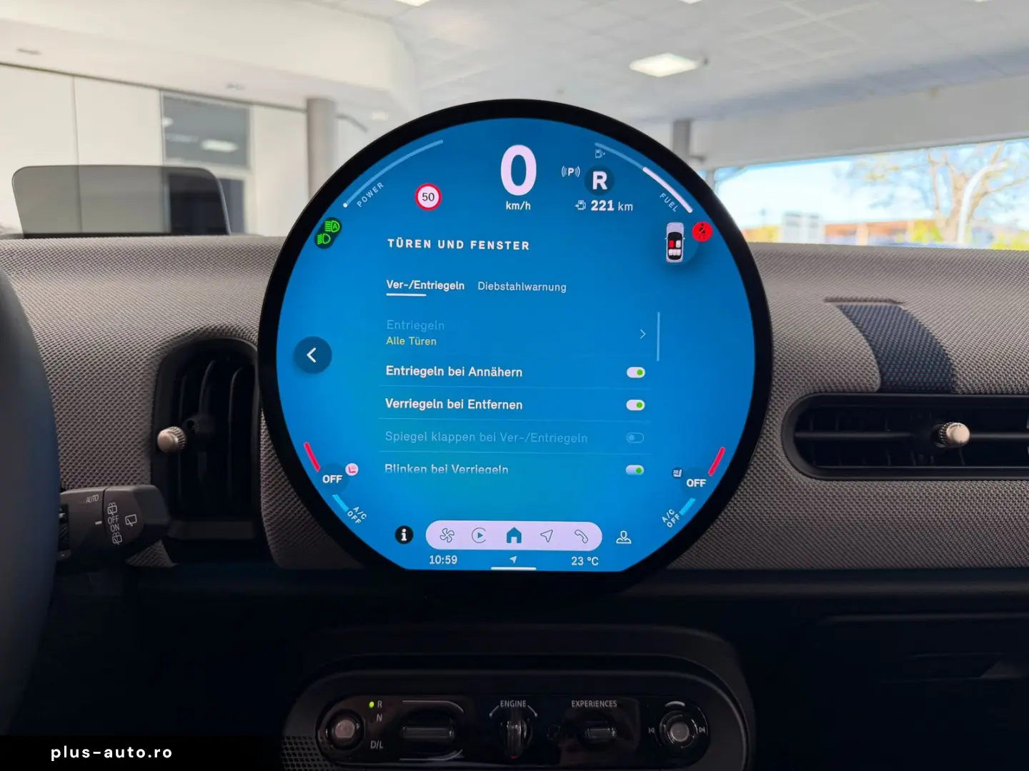 MINI Cooper S Favoured Trim PANO HUD KEYL ALARM DCC