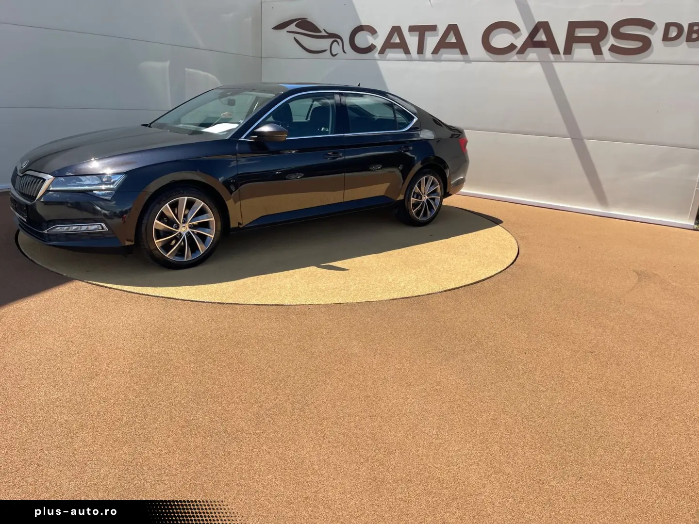 Skoda Superb 2.0TDI  150CP  LED  Distronic  Cockpit  Keyless