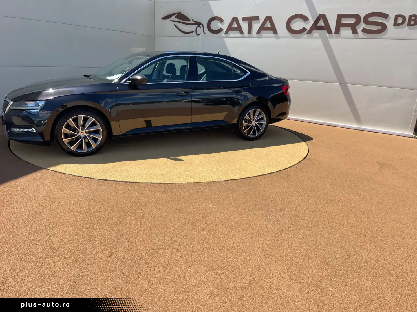 Skoda Superb 2.0TDI  150CP  LED  Distronic  Cockpit  Keyless