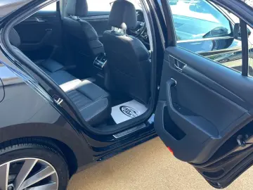 Skoda Superb 2.0TDI  150CP  LED  Distronic  Cockpit  Keyless