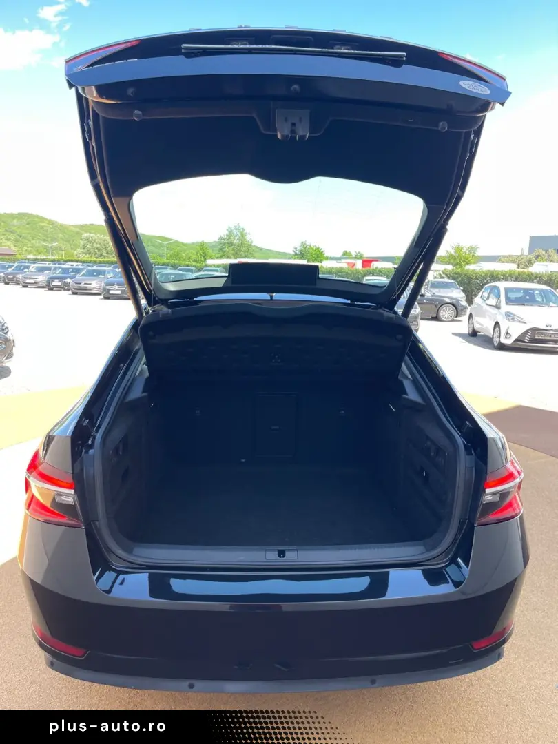 Skoda Superb 2.0TDI  150CP  LED  Distronic  Cockpit  Keyless