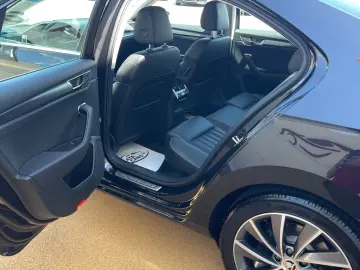 Skoda Superb 2.0TDI  150CP  LED  Distronic  Cockpit  Keyless