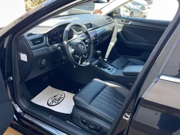 Skoda Superb 2.0TDI  150CP  LED  Distronic  Cockpit  Keyless