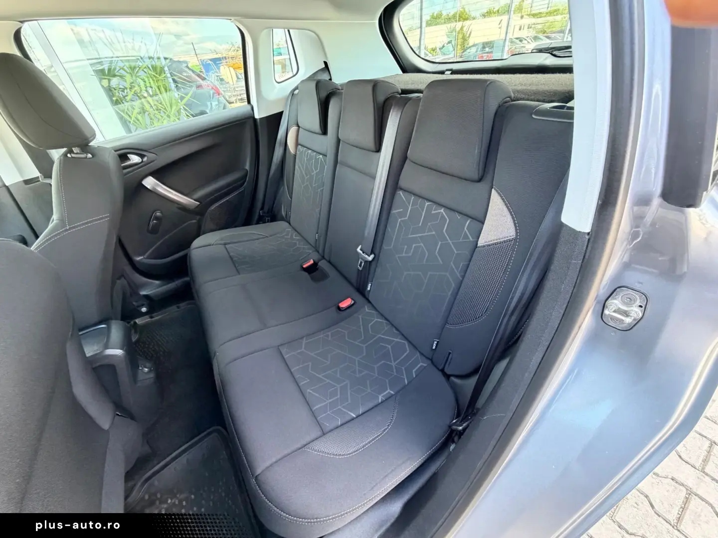 Peugeot 2008 1.6 BlueHDi Active   Car No. 72
