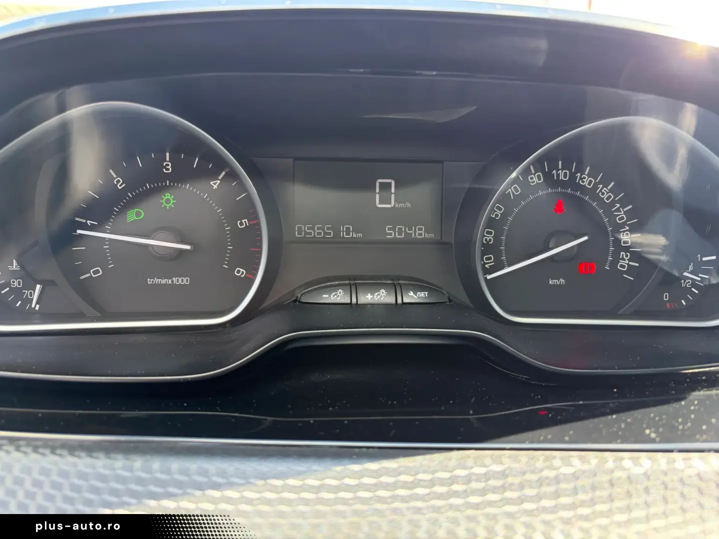 Peugeot 2008 1.6 BlueHDi Active   Car No. 72
