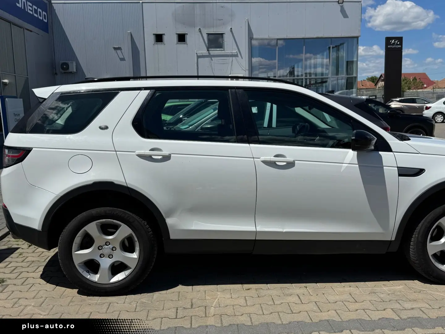 Land-Rover Discovery-Sport