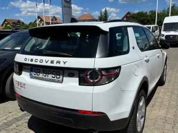 Land-Rover Discovery-Sport