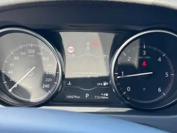 Land-Rover Discovery-Sport