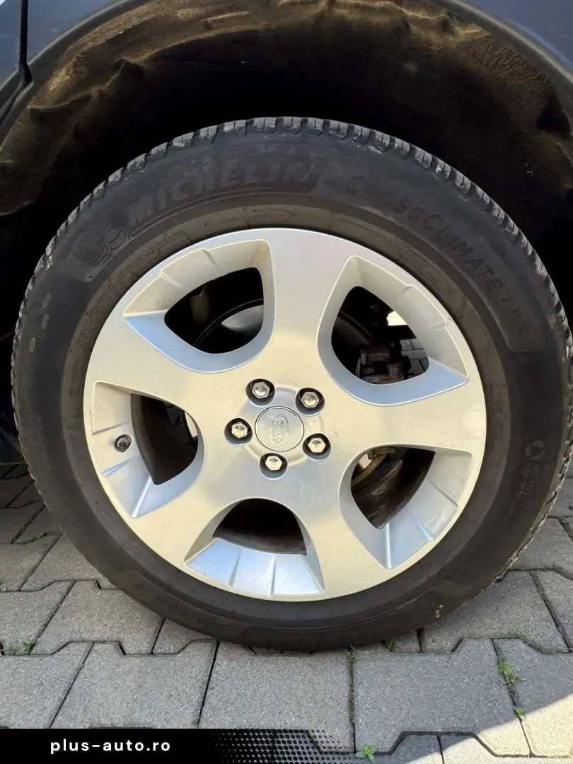 Land-Rover Discovery-Sport