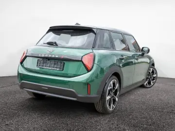 MINI Cooper S Favoured Trim PDC SHZ NAVI HUD LED