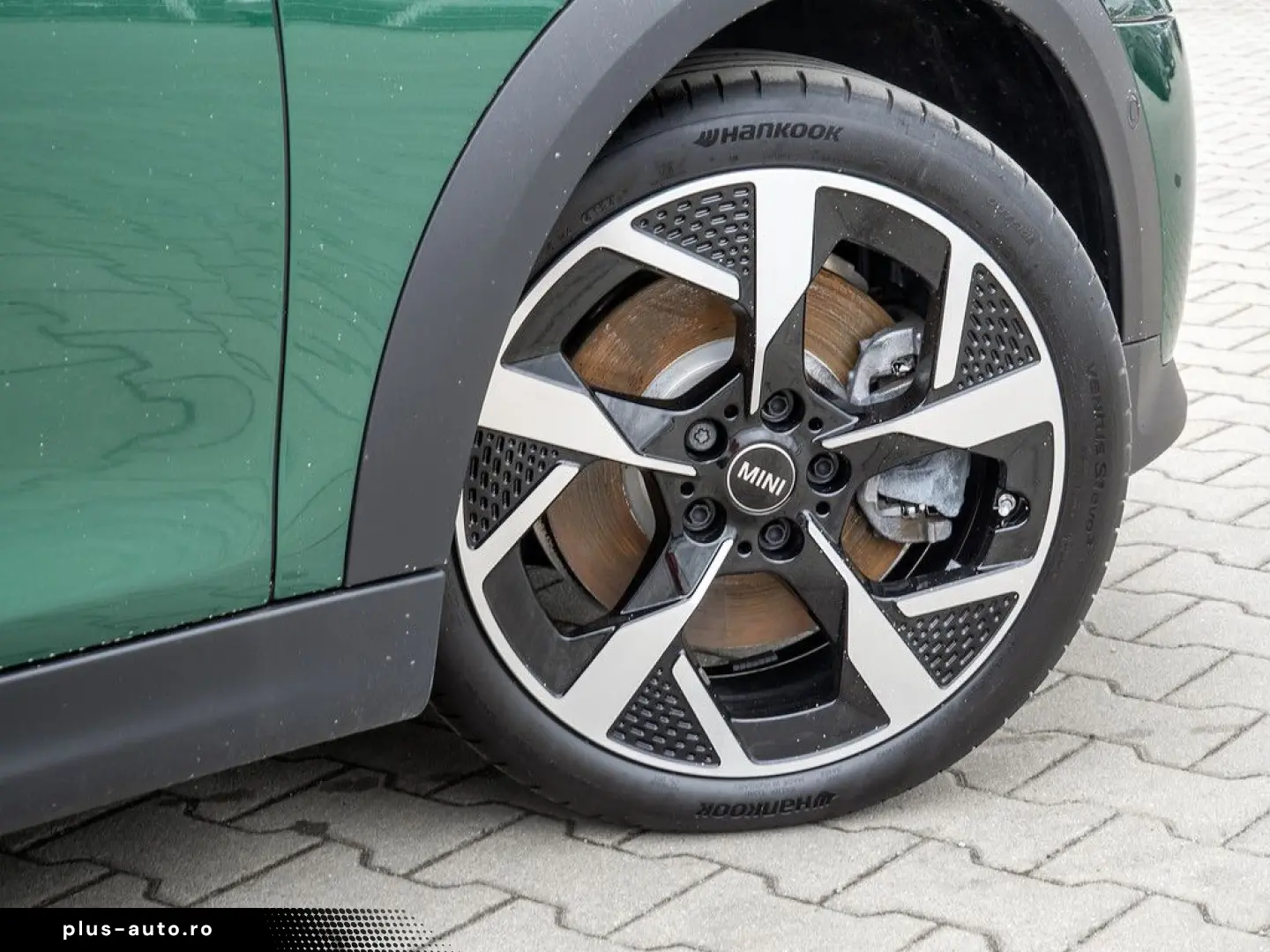 MINI Cooper S Favoured Trim PDC SHZ NAVI HUD LED