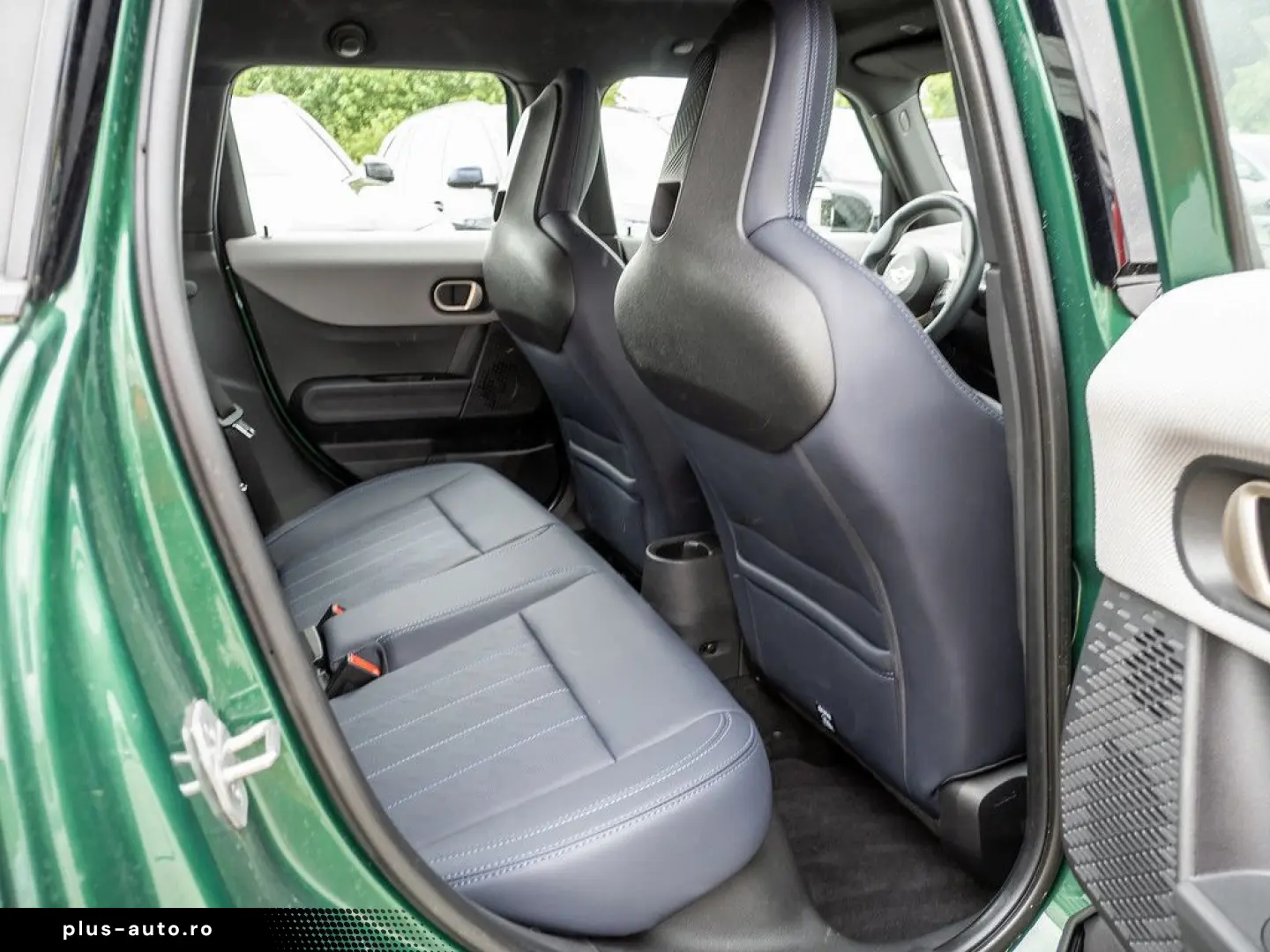 MINI Cooper S Favoured Trim PDC SHZ NAVI HUD LED
