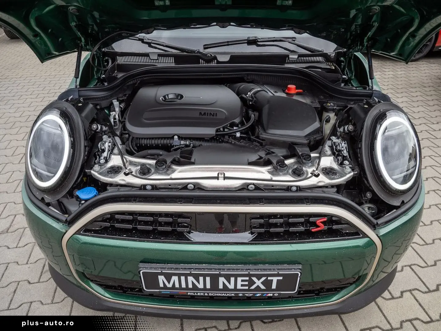MINI Cooper S Favoured Trim PDC SHZ NAVI HUD LED