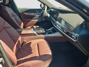 BMW 750 e xDrive  Cinema Loung Seats Aktivlenkung
