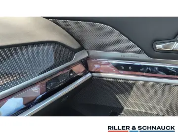 BMW 740 d xDrive M Sport E-TÜREN SITZBELÜFTUNG