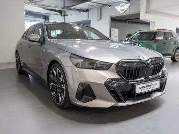 BMW 520i M-Sport Pro PANO HUD 360  LED SITZBELÜFTUNG