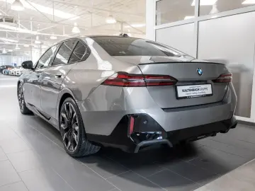 BMW 520i M-Sport Pro PANO HUD 360  LED SITZBELÜFTUNG