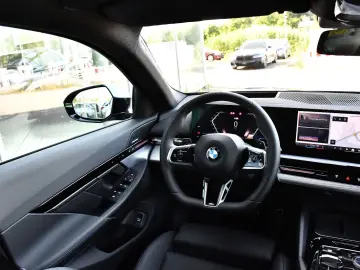 BMW 520d xDrive M-Sport H&K  DrivingAssist.Prof HUD