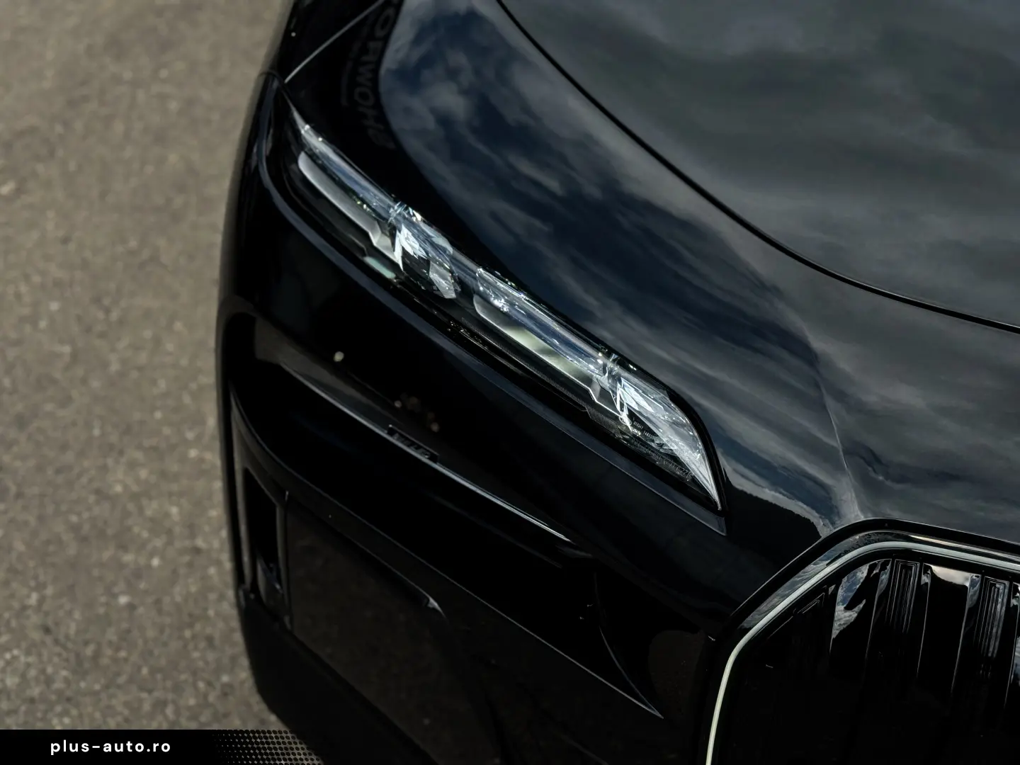 BMW M760e xDrive 571CP