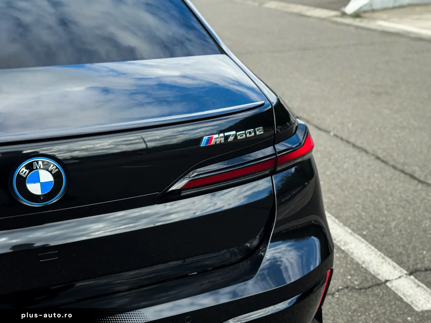 BMW M760e xDrive 571CP