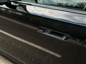 BMW M760e xDrive 571CP
