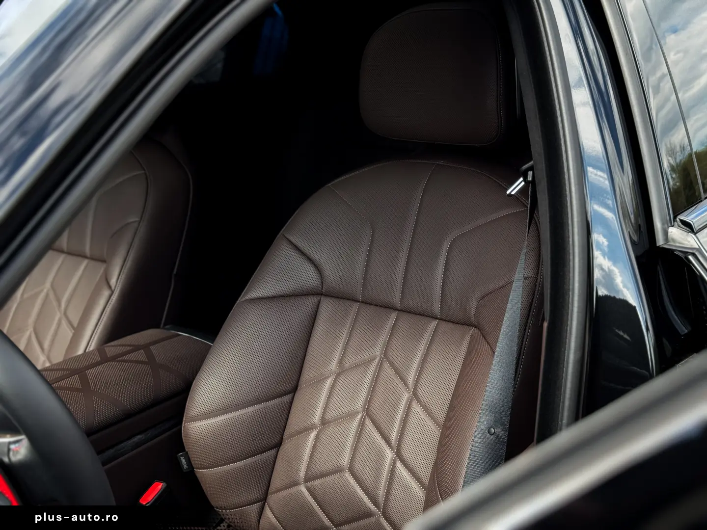 BMW M760e xDrive 571CP