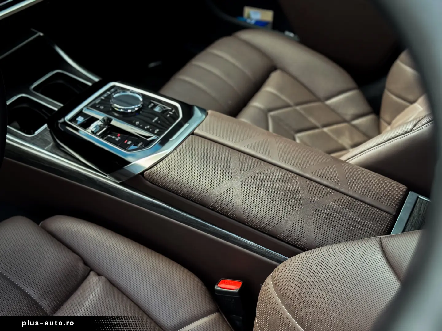 BMW M760e xDrive 571CP