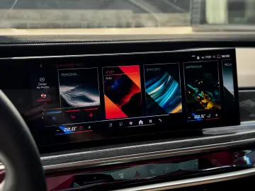 BMW M760e xDrive 571CP