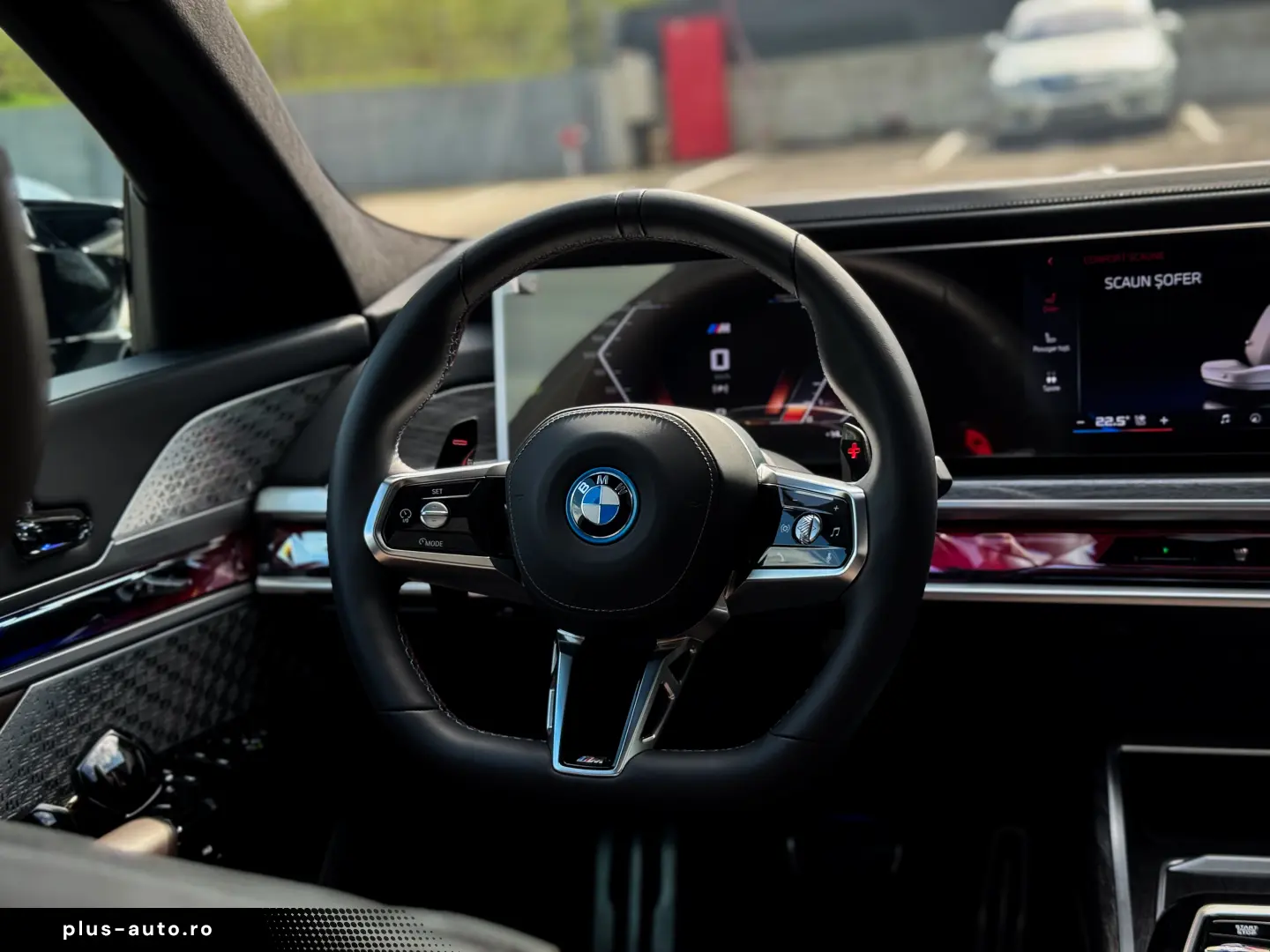 BMW M760e xDrive 571CP