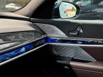 BMW M760e xDrive 571CP