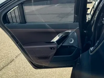 BMW M760e xDrive 571CP