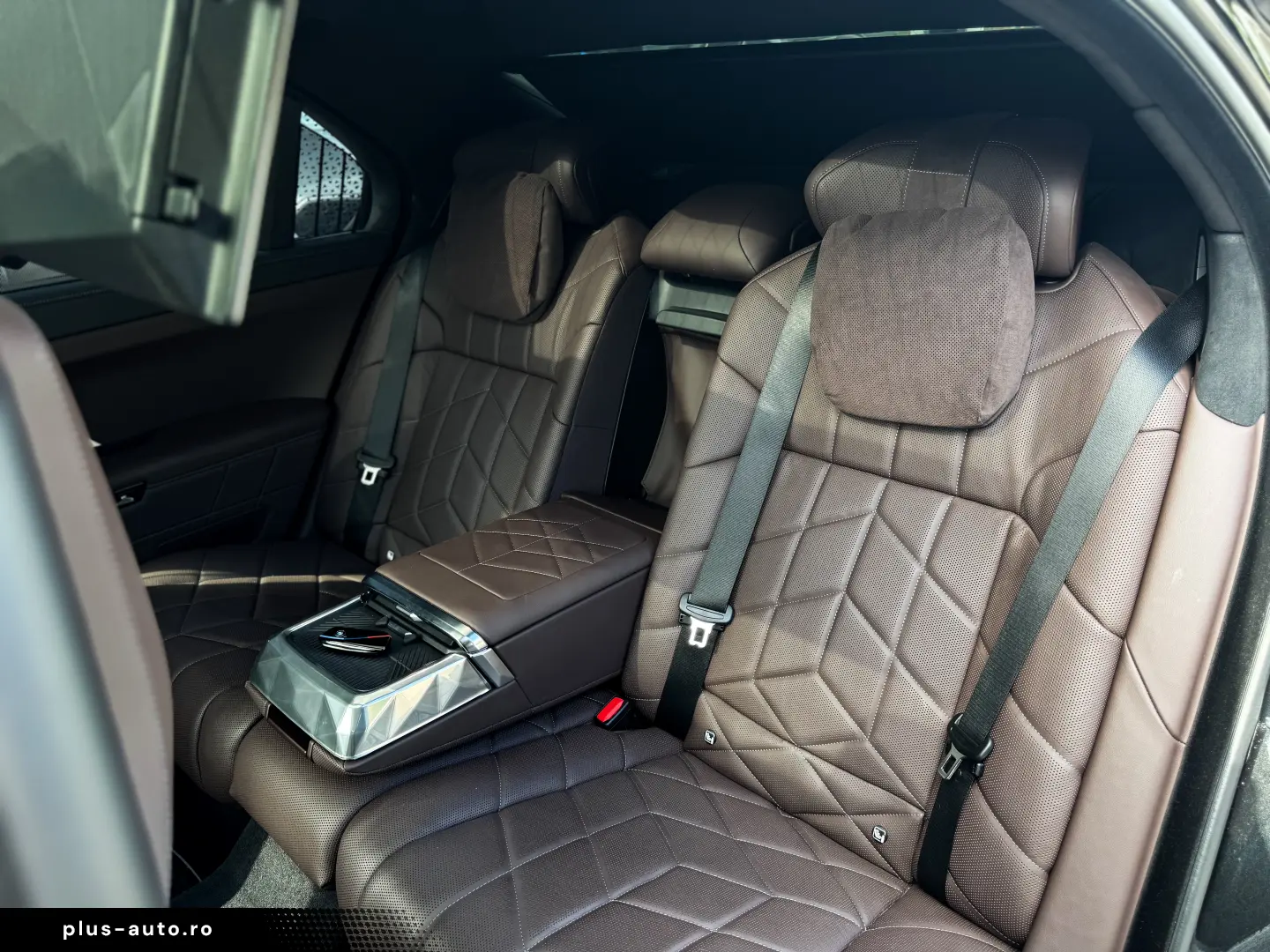 BMW M760e xDrive 571CP