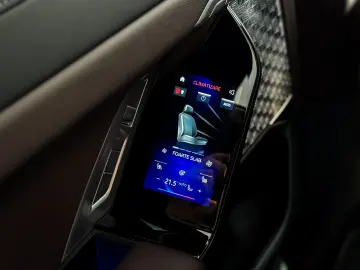 BMW M760e xDrive 571CP